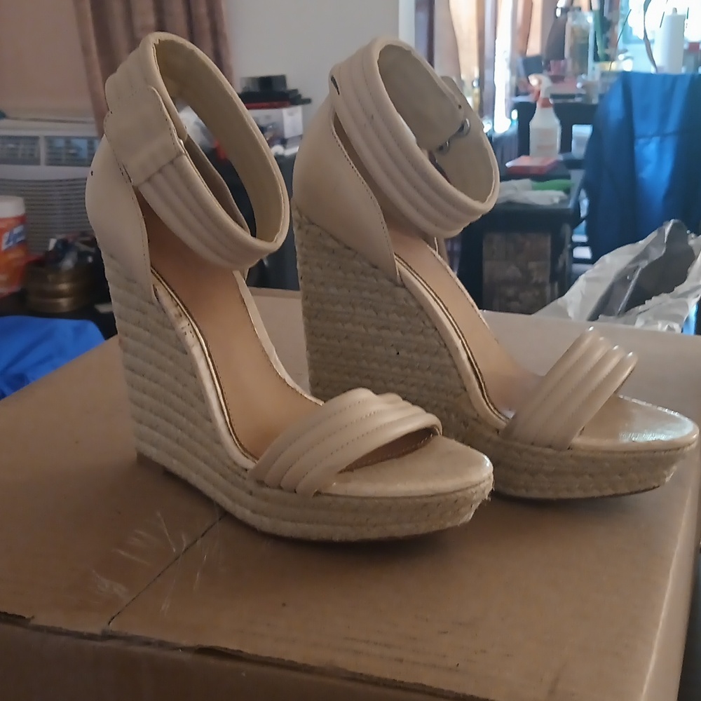 Lady Platforms - image 2